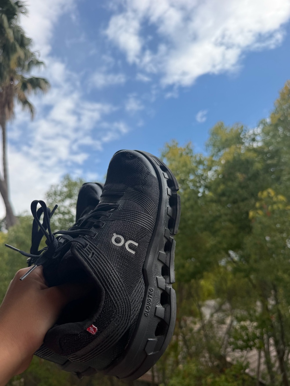 On Running women’s size 7.5 Black Trail Sneaker
